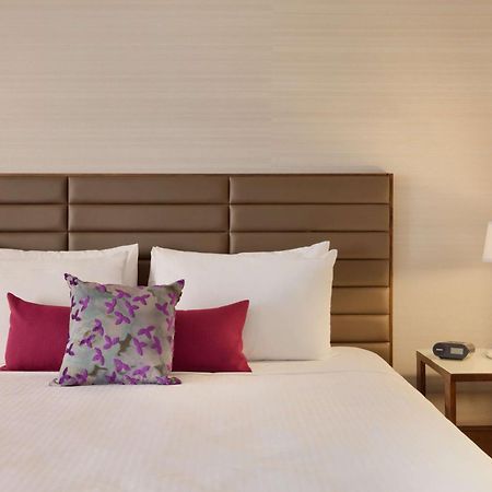 Coast Edmonton Plaza Hotel By Apa Экстерьер фото