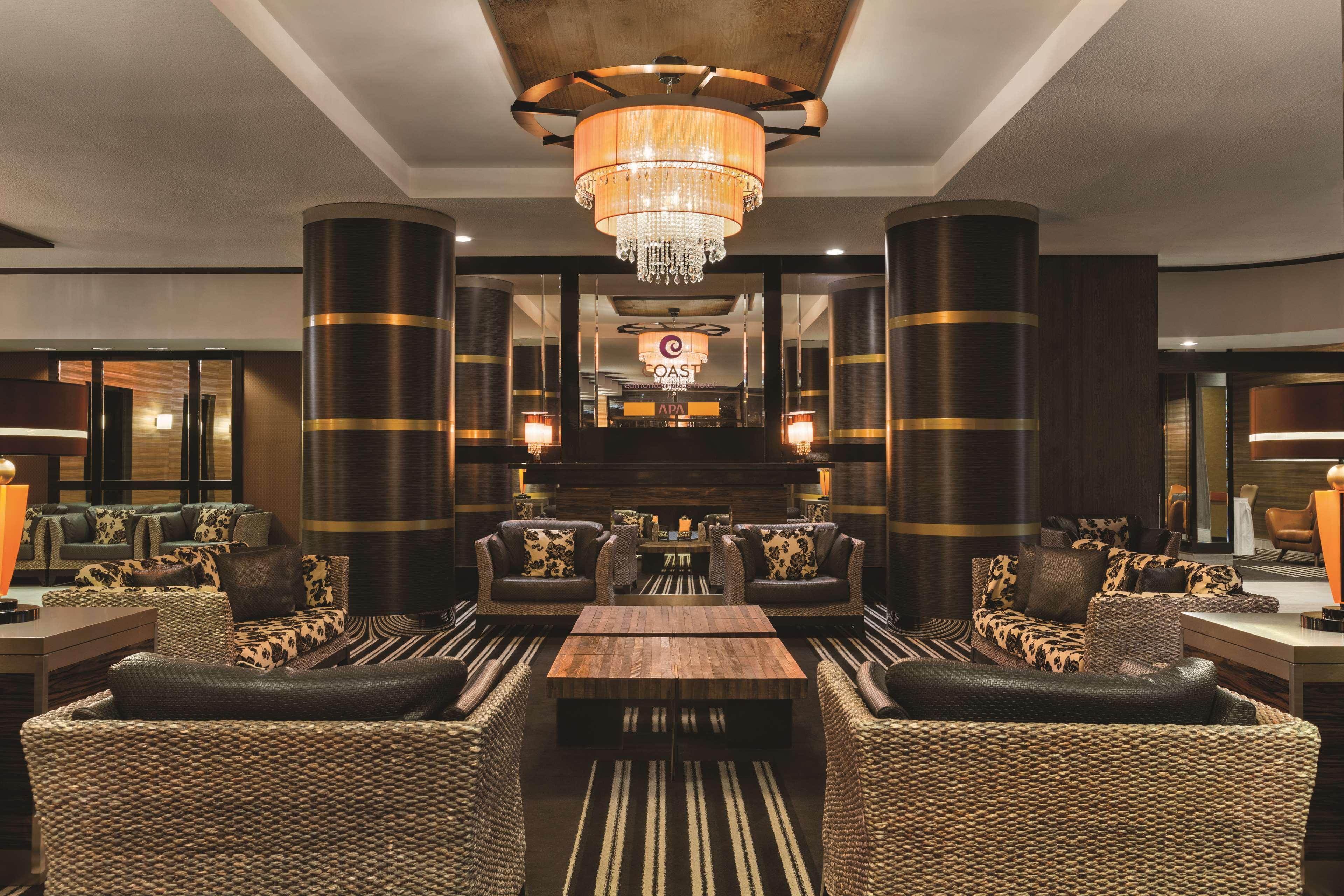 Coast Edmonton Plaza Hotel By Apa Экстерьер фото