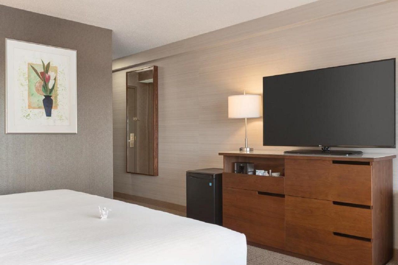 Coast Edmonton Plaza Hotel By Apa Экстерьер фото